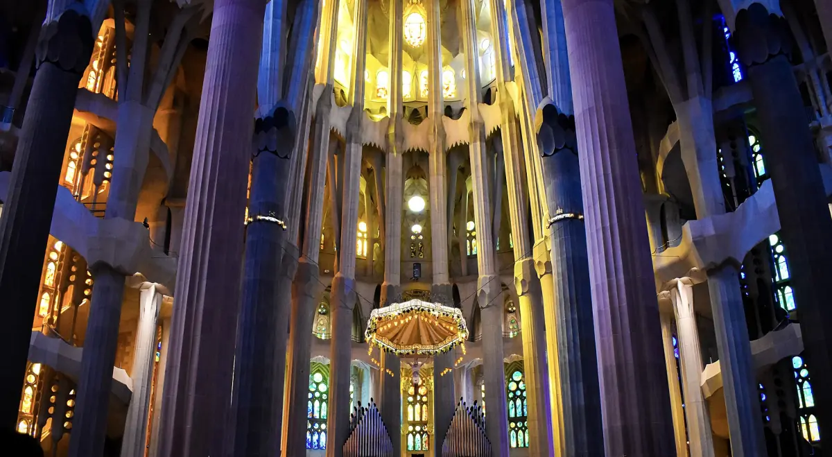 The apse of the Sagrada Família with the canopy above the altar